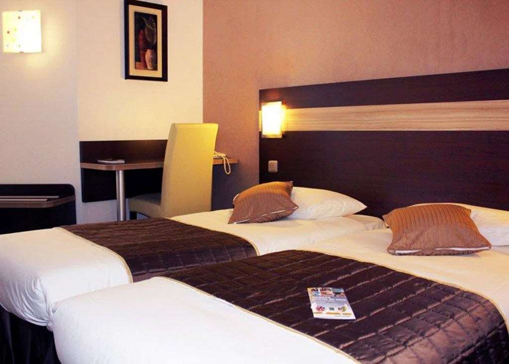 Contact Hotel Restaurant La Chaumiere Entre Orgeval Et Flins A13 Sortie 8 Les Mureaux Ruang foto