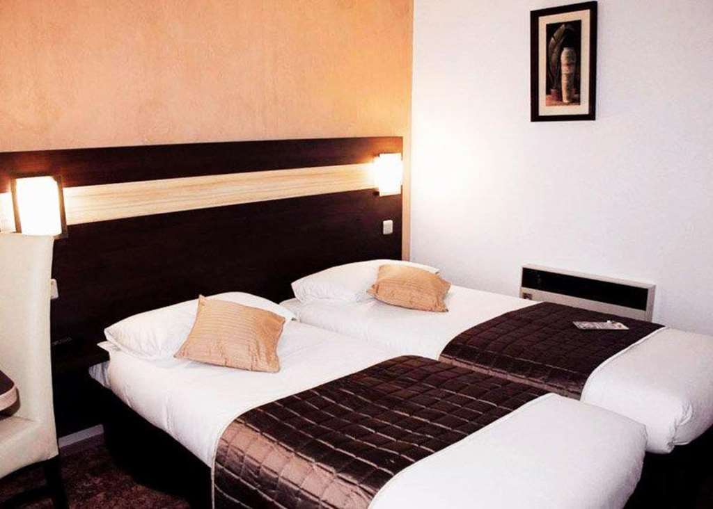 Contact Hotel Restaurant La Chaumiere Entre Orgeval Et Flins A13 Sortie 8 Les Mureaux Ruang foto